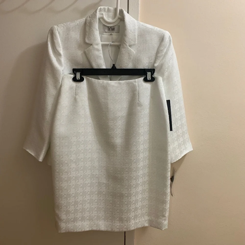 NWT Size 6 Le Suit Three- button Vanilla Ice Skirt Suit - Picture 5 of 10